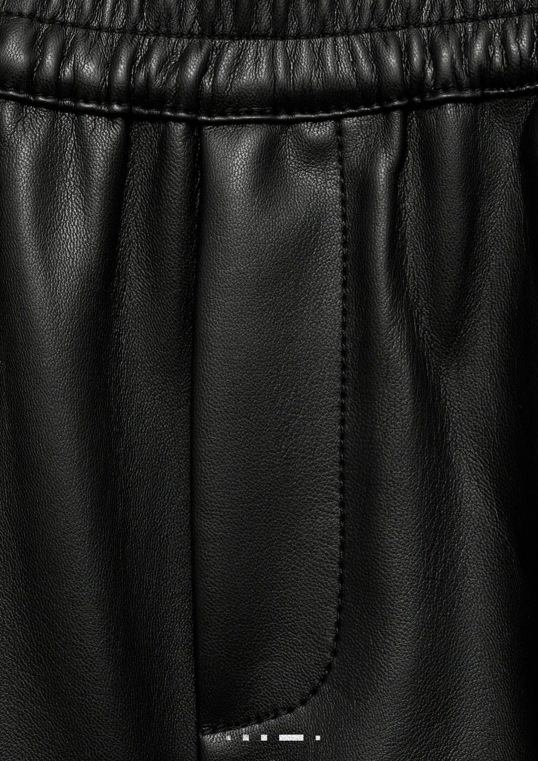 Short Noir simili cuir inspi M