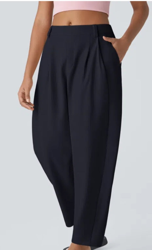 Pantalon de tailleur "ballon" ceinture élastique.